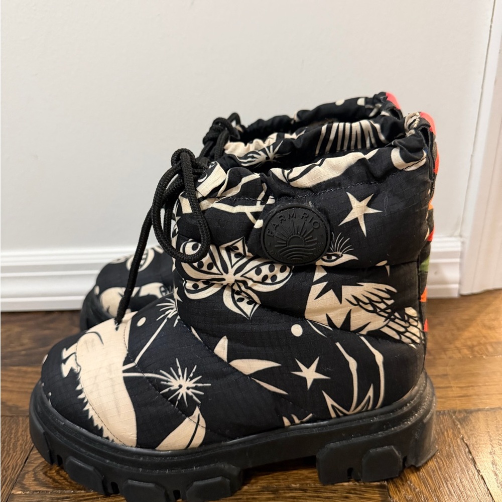FARM Rio Black and Cream Winter Boots